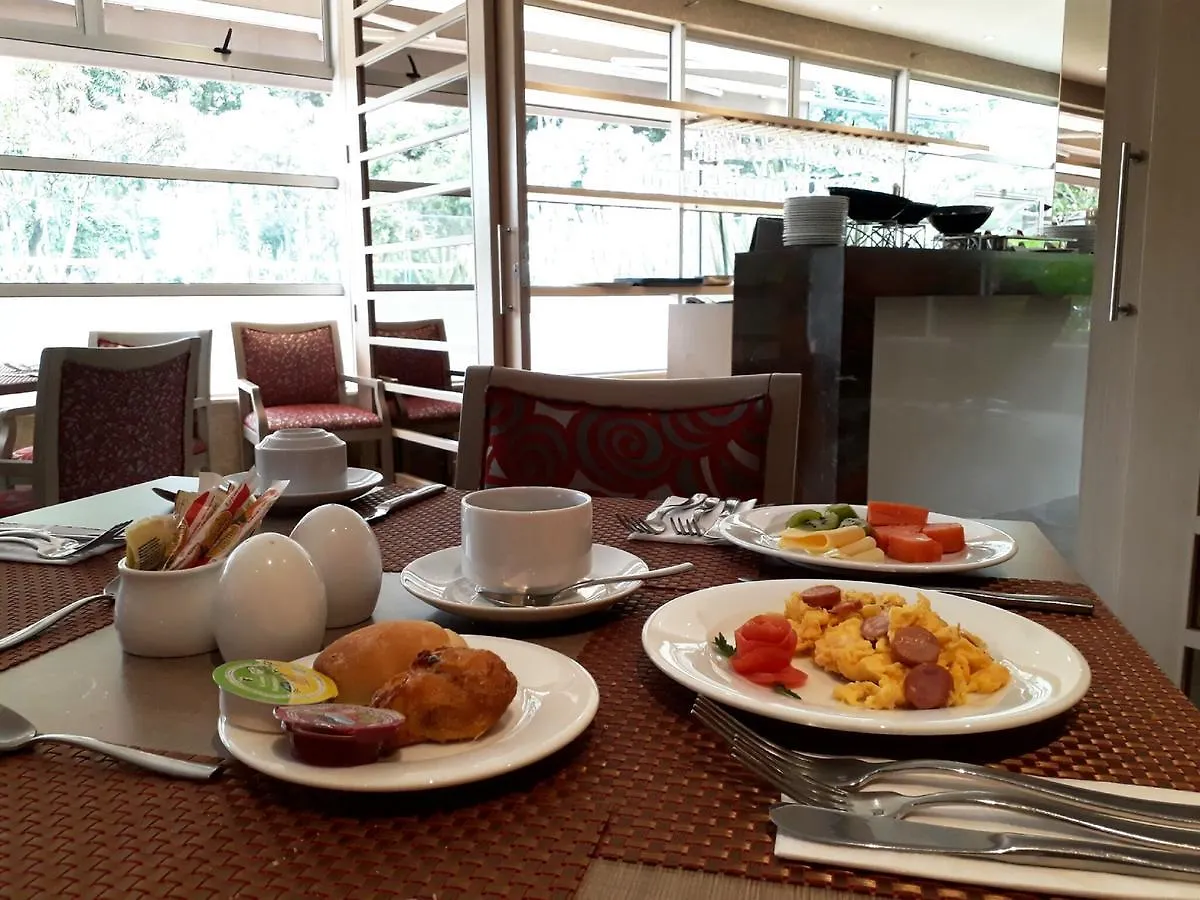 Hotel Plaza Suites Bogotá 4*,