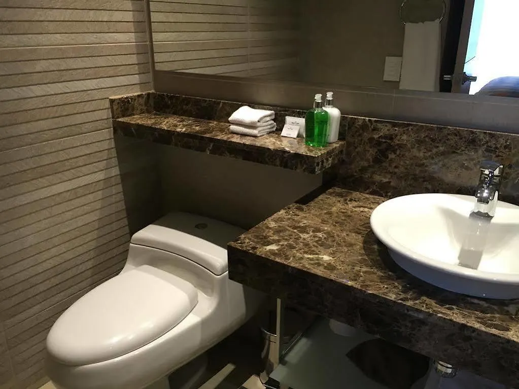 Hotel Plaza Suites Bogotá 4*,
